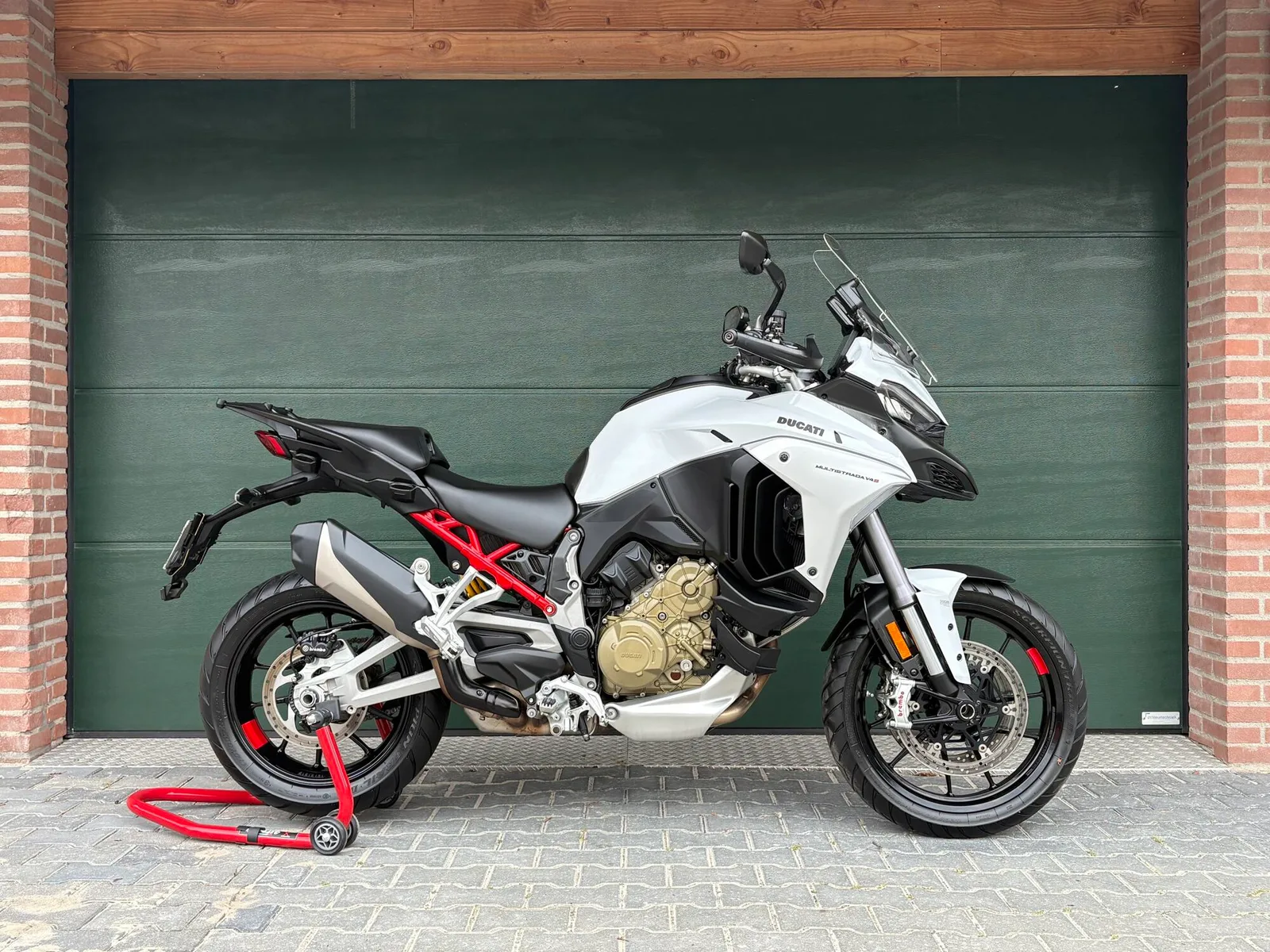 Ducati Multistrada V4 (2021) — foto 1
