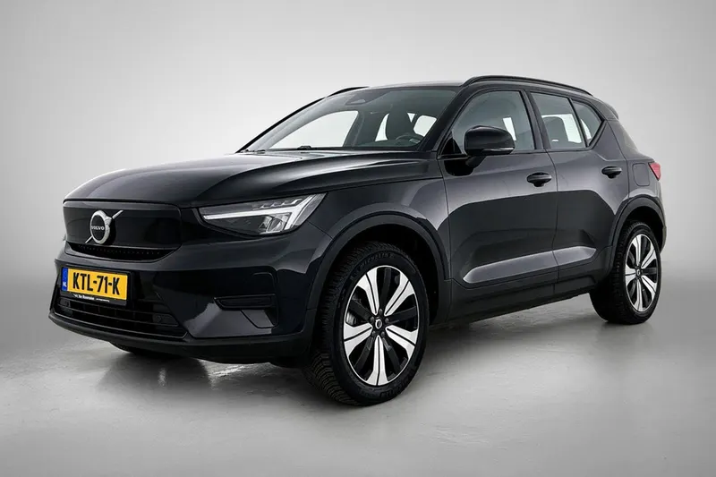 Volvo XC40 (2023)