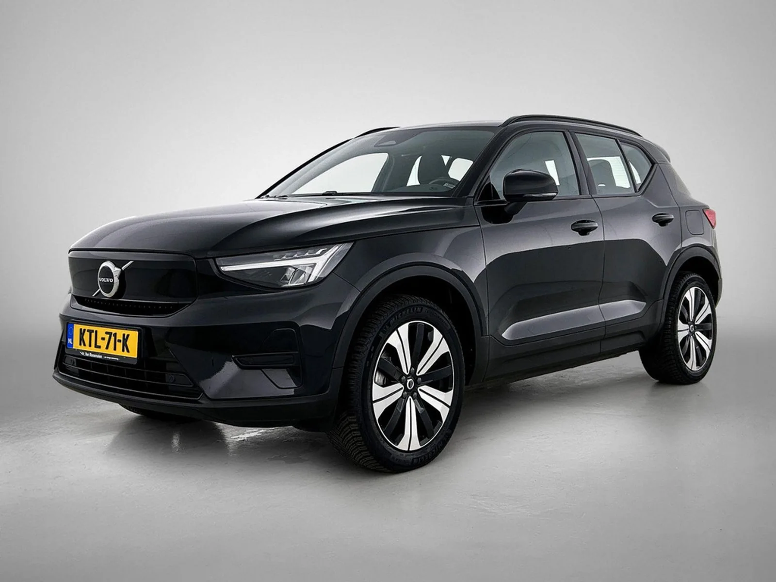 Volvo XC40 (2023) — foto 1