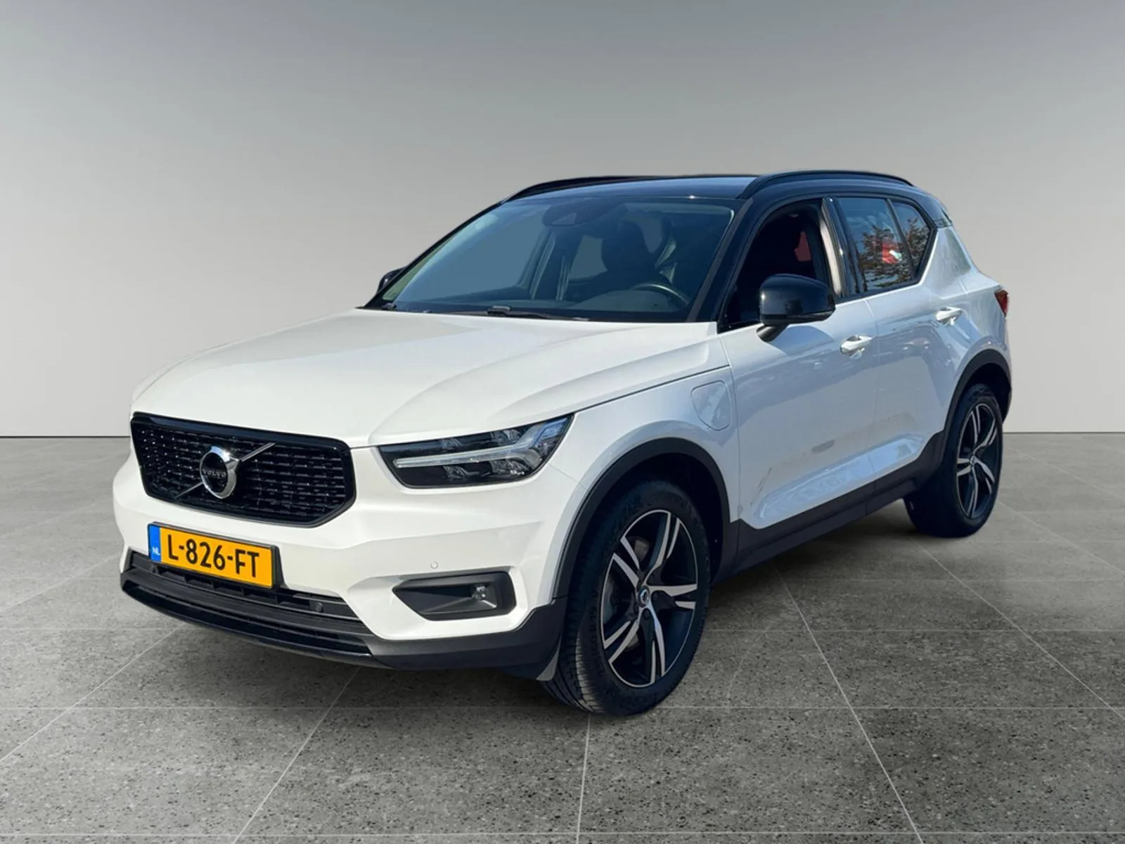 Volvo XC40 (2021) — foto 1