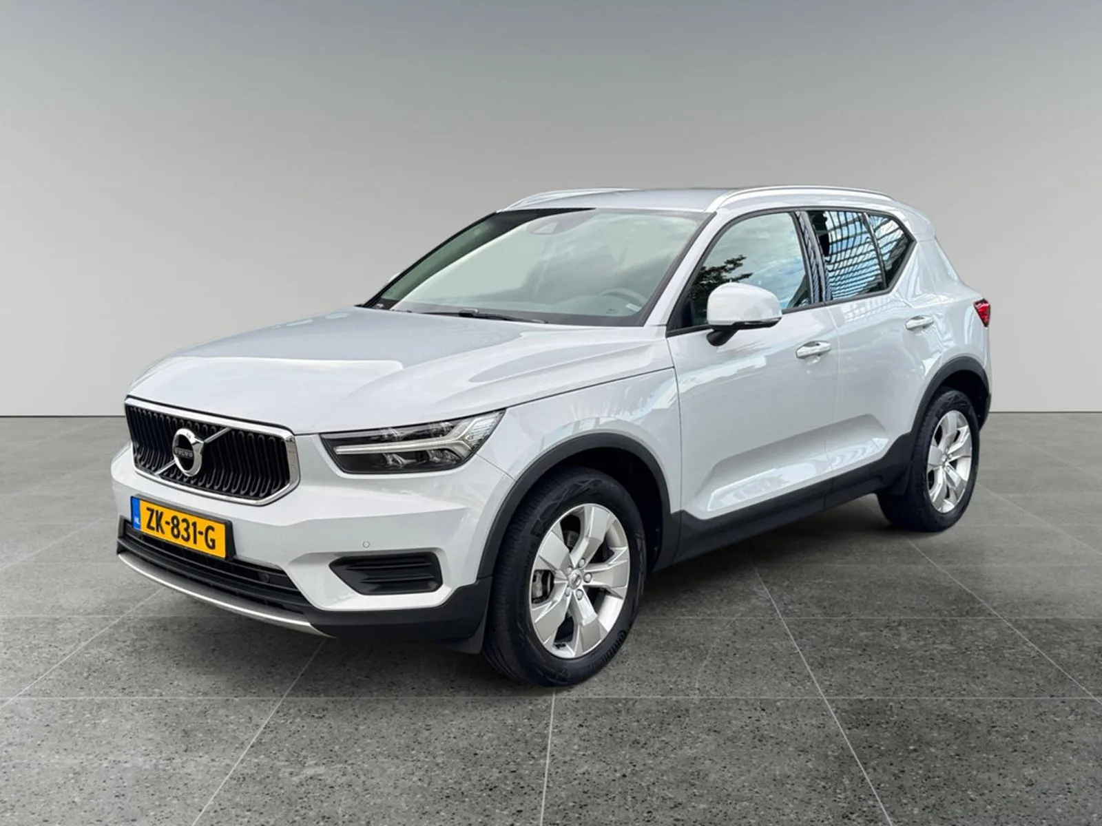 Volvo XC40 (2019) — foto 1