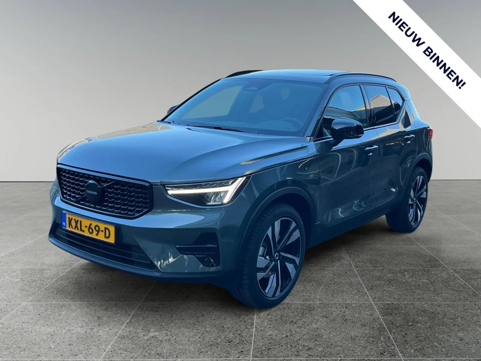 Volvo XC40 (2026) — foto 1