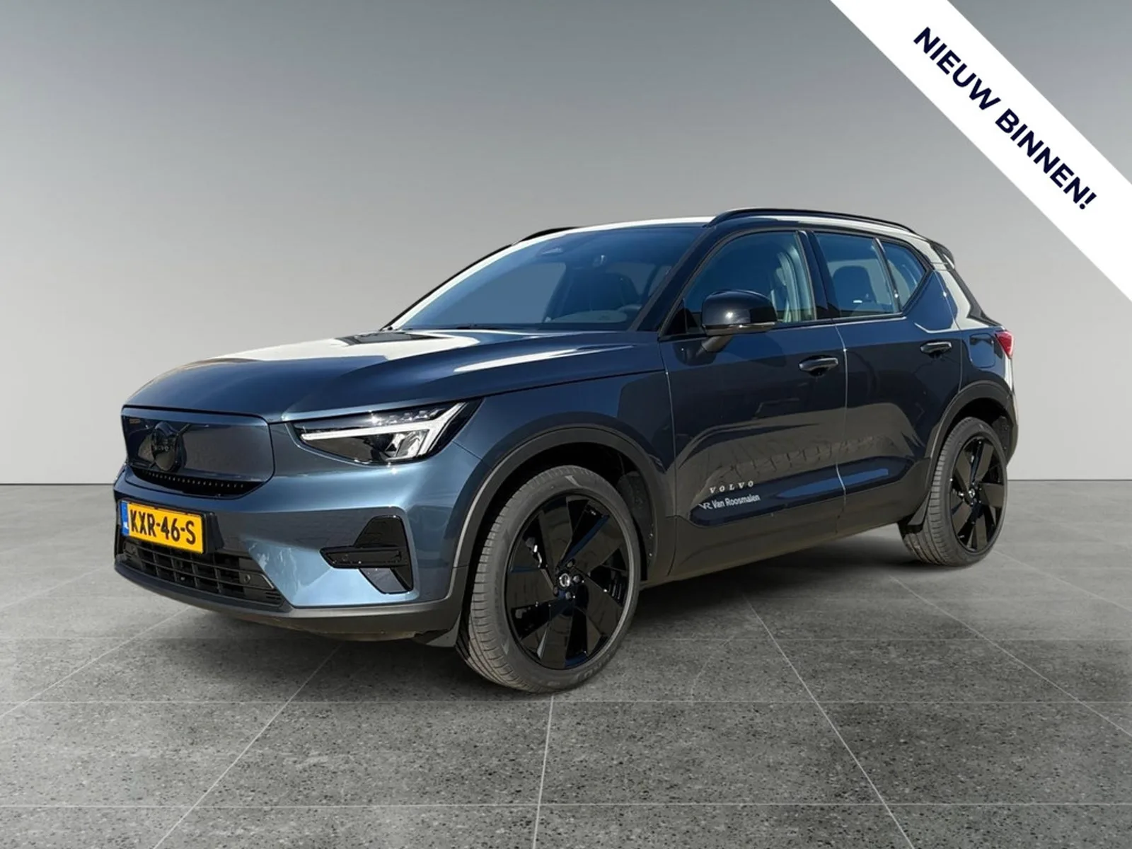Volvo EX40 (2026) — foto 1