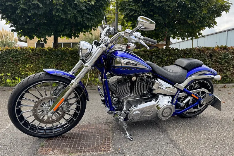 Harley-Davidson CVO Breakout (2014)