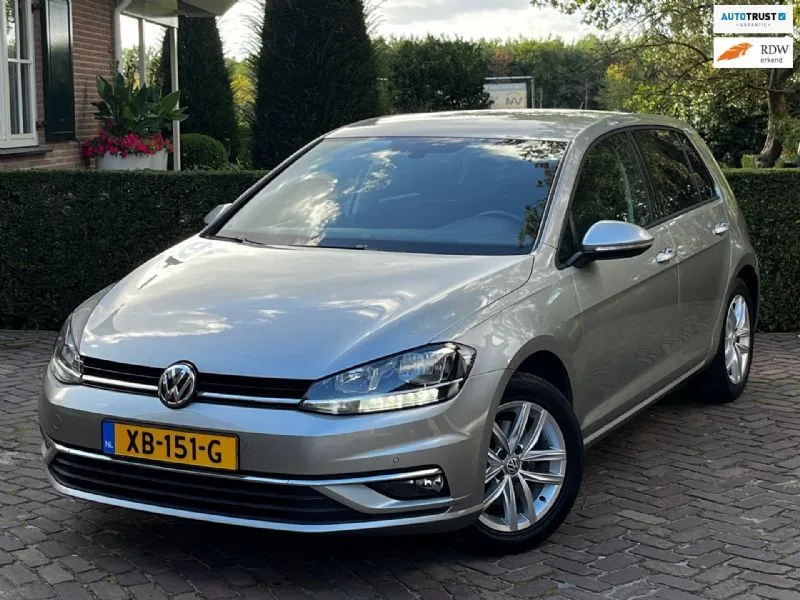 Volkswagen Golf (2018) — foto 1