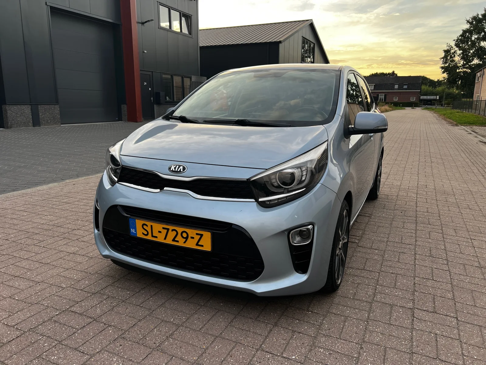 Kia Picanto (2018) — foto 1