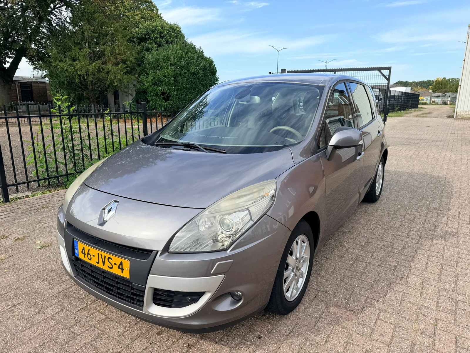 Renault Scénic (2009) — foto 1