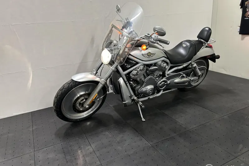 Harley-Davidson Vrsca V ROD (2003)