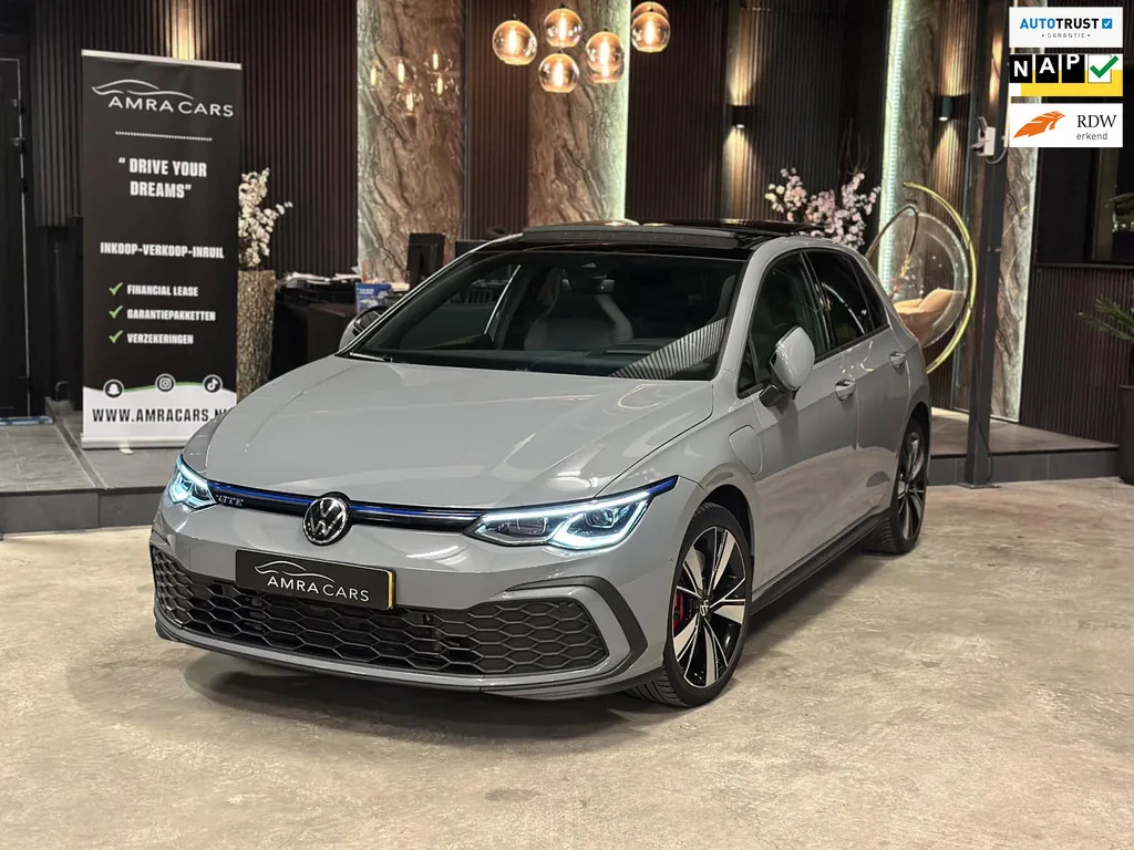 Volkswagen Golf (2020) — foto 1
