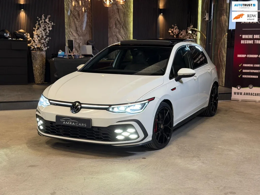Volkswagen Golf (2020) — foto 1