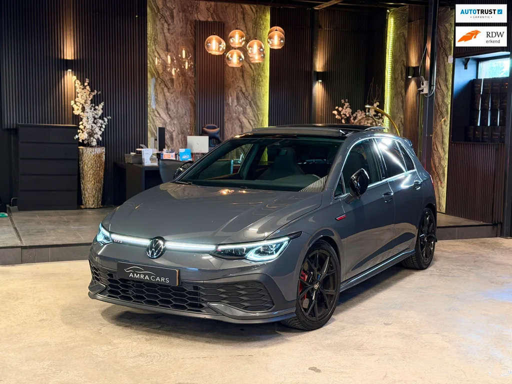 Volkswagen Golf (2022) — foto 1