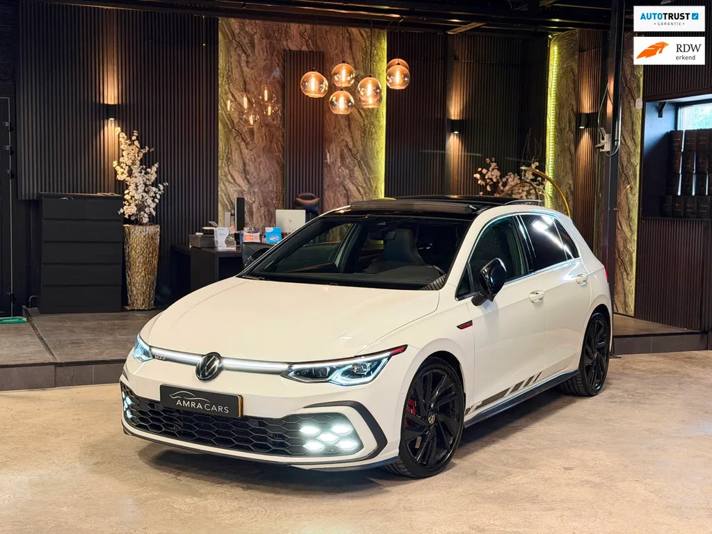 Volkswagen Golf (2021) — foto 1