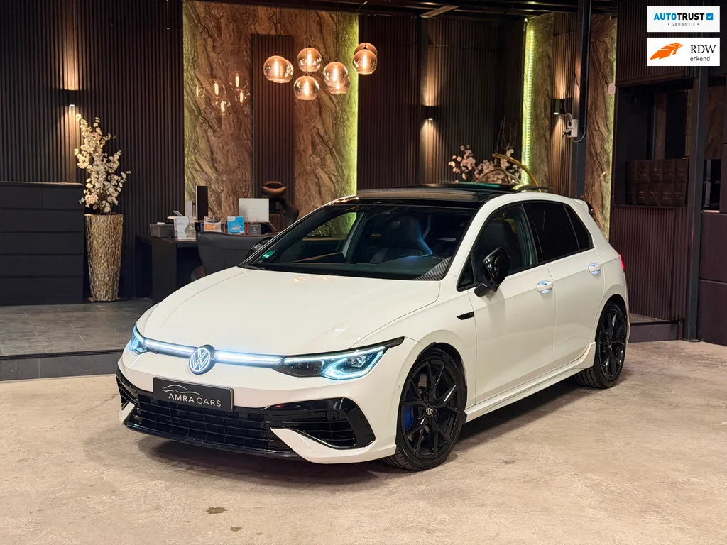 Volkswagen Golf (2021) — foto 1