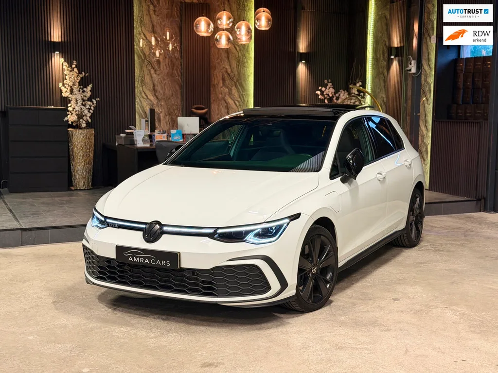 Volkswagen Golf (2020) — foto 1