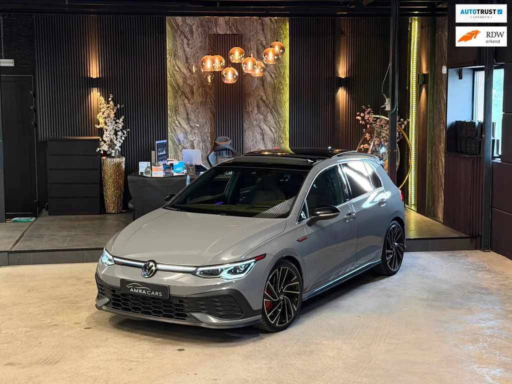 Volkswagen Golf (2021) — foto 1