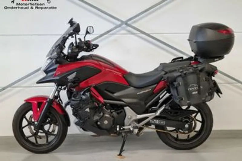 Honda NC750X (2016)