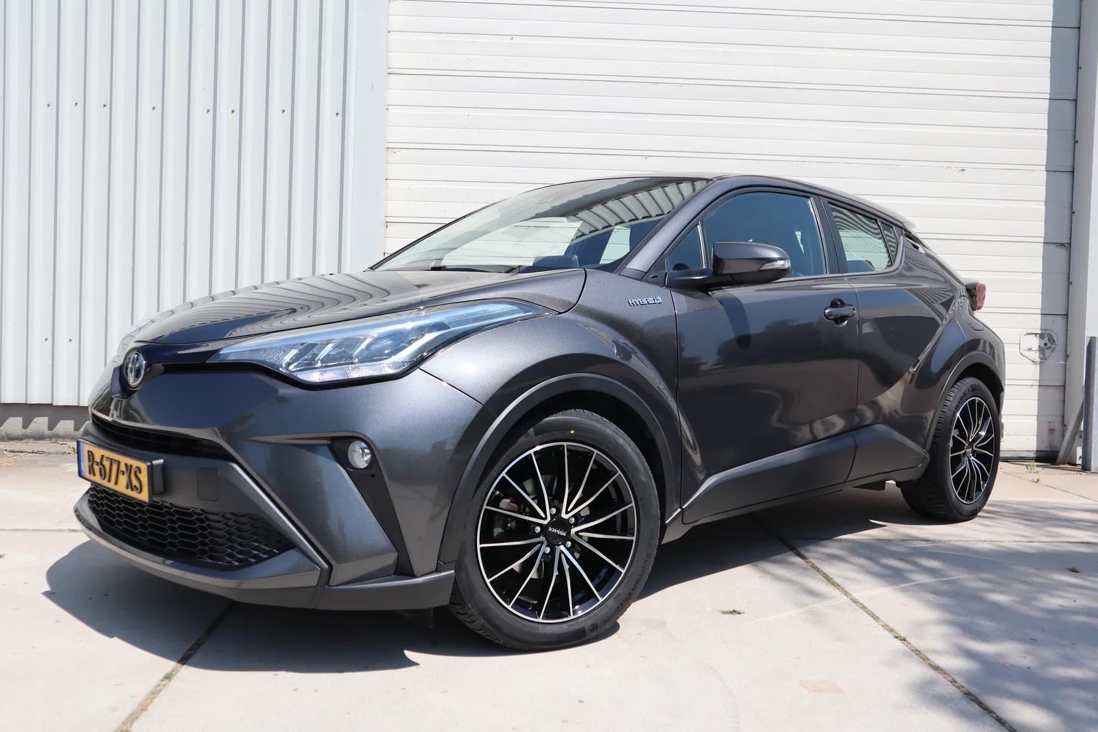 Toyota C-HR (2020) — foto 1