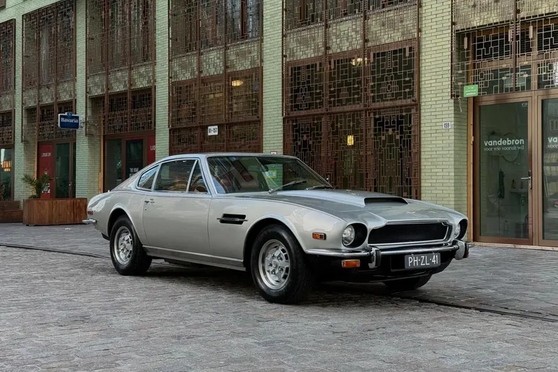 Aston Martin V8 Coupé (1976)