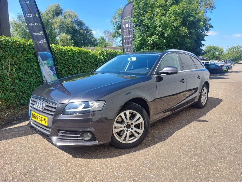 Audi A4 (2011) — foto 1