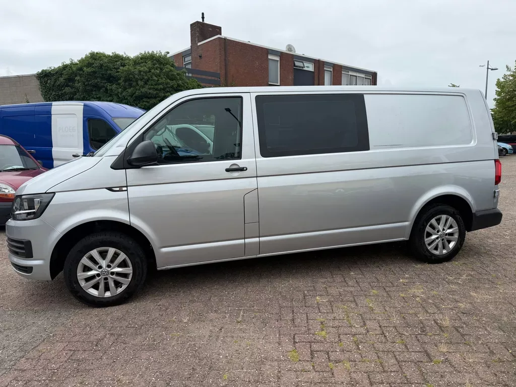 Volkswagen Transporter (2018) — foto 1