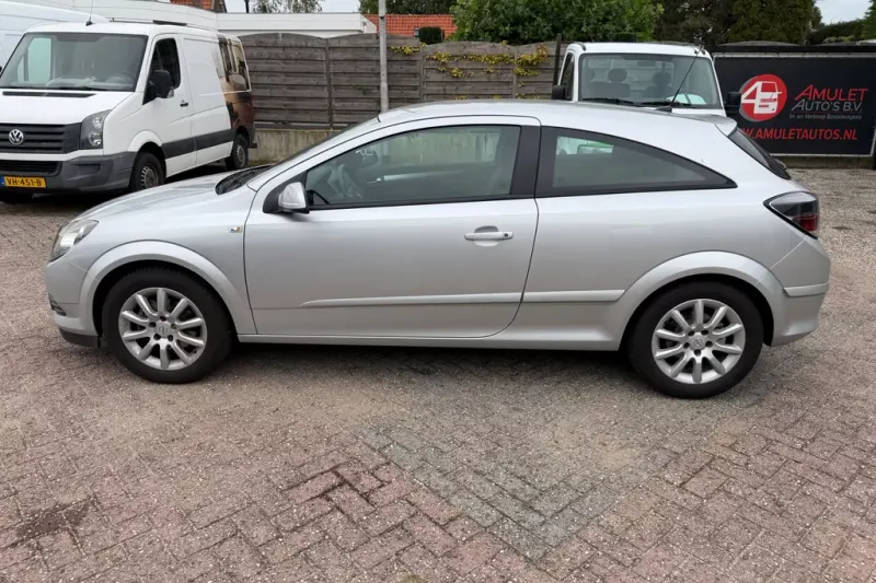 Opel Astra (2009)