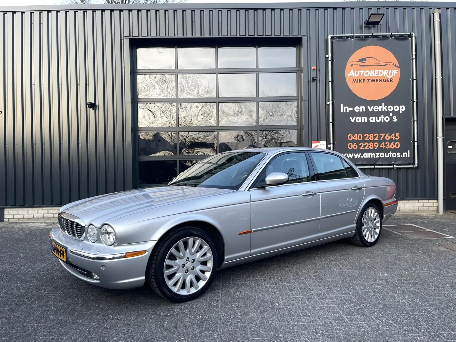 Jaguar XJ (2004) — foto 1