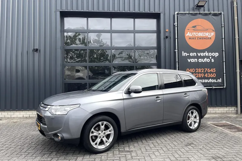 Mitsubishi Outlander (2015)