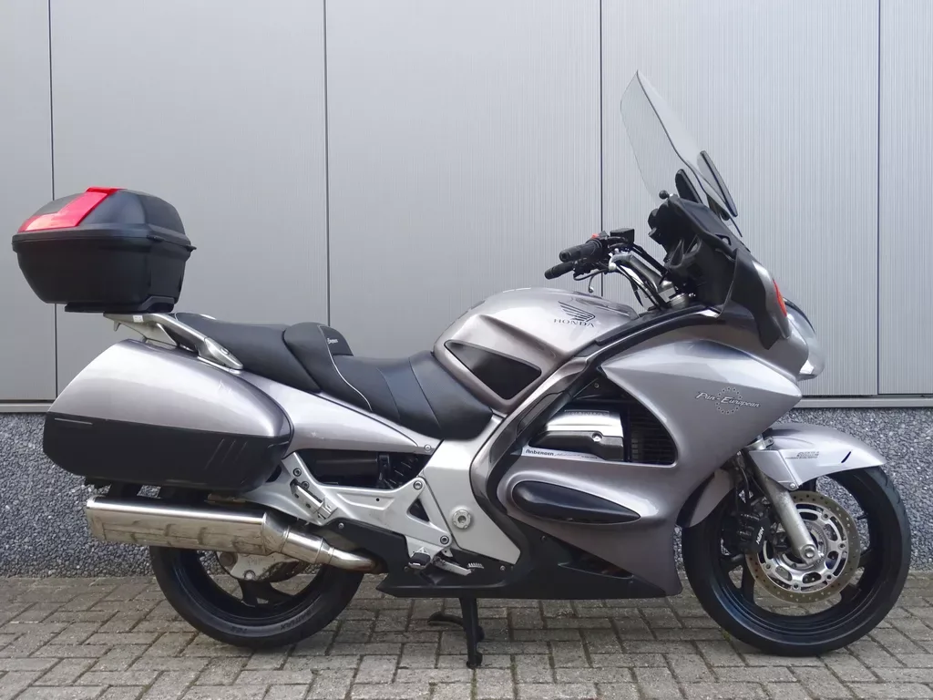Honda ST 1300 PAN European (2003) — foto 1