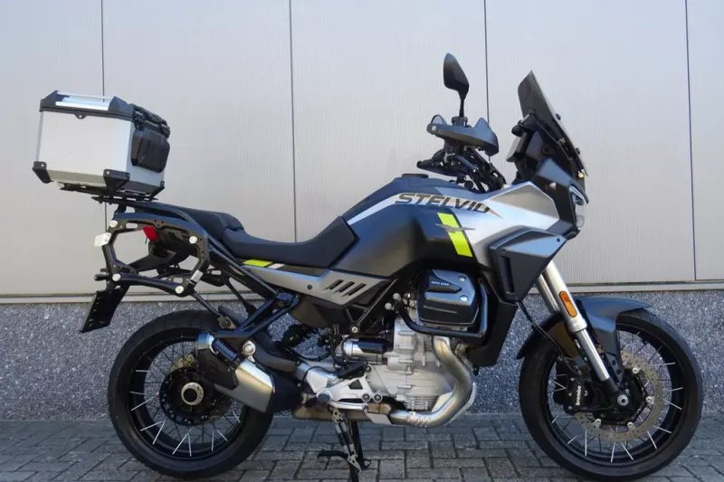 Moto Guzzi Stelvio (2025)
