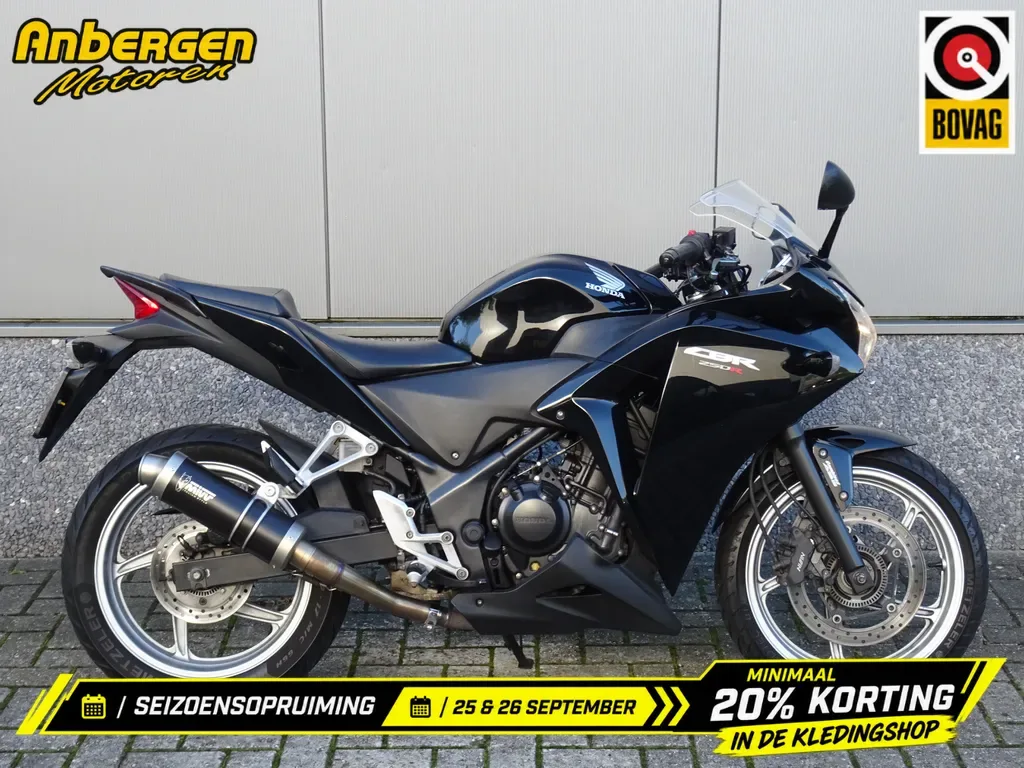 Honda CBR250R (2011) — foto 1