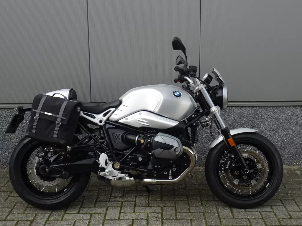 BMW R nine t pure (2022) — foto 1