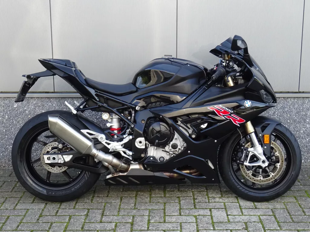 BMW S 1000 RR (2022) — foto 1