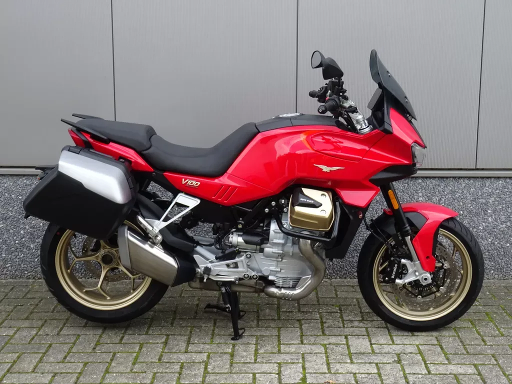 Moto Guzzi V100 Mandello (2023) — foto 1