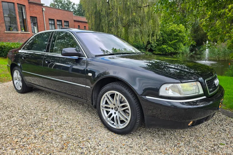Audi A8 (2000)