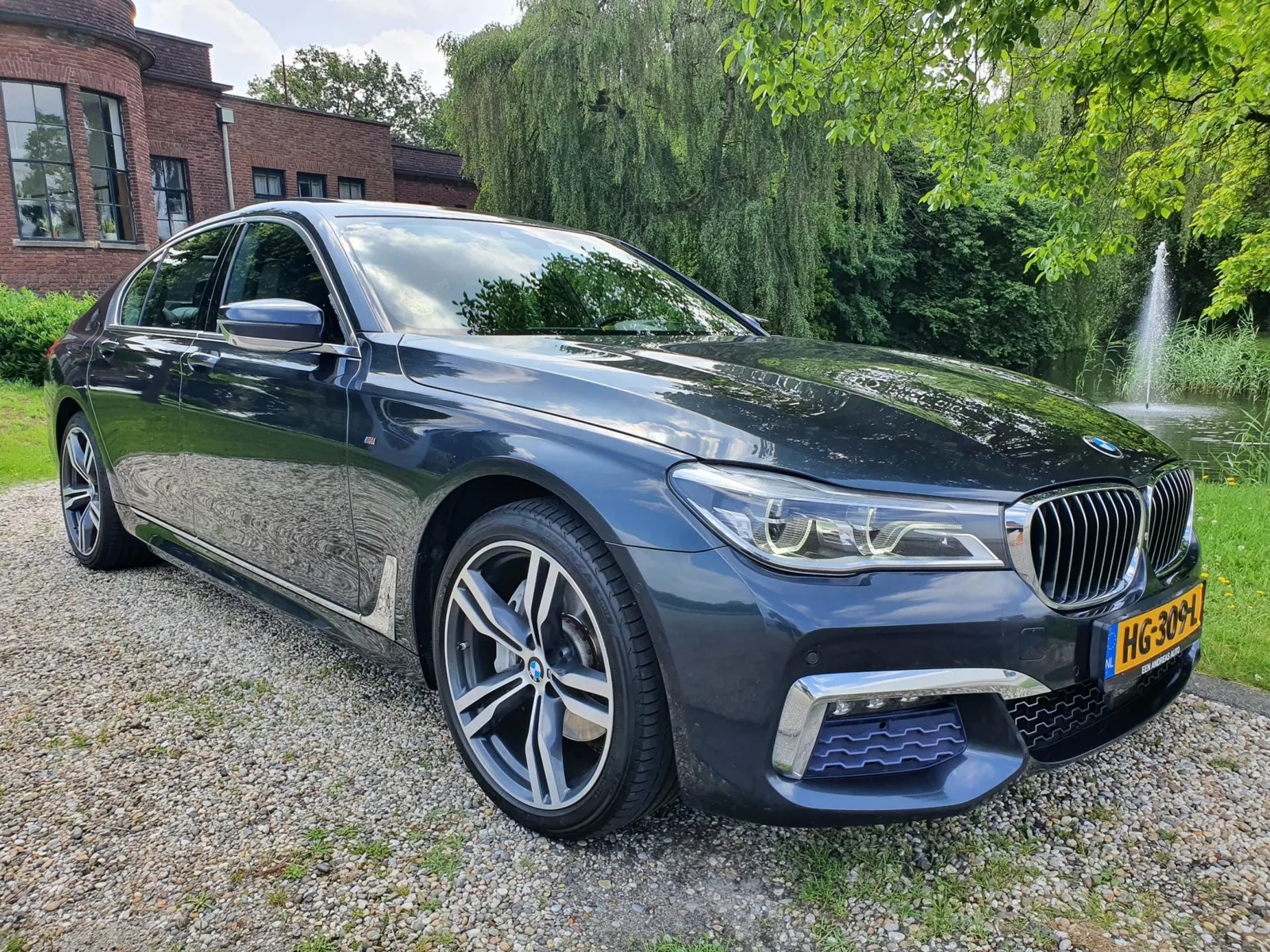 BMW 7-Serie (2015) — foto 1