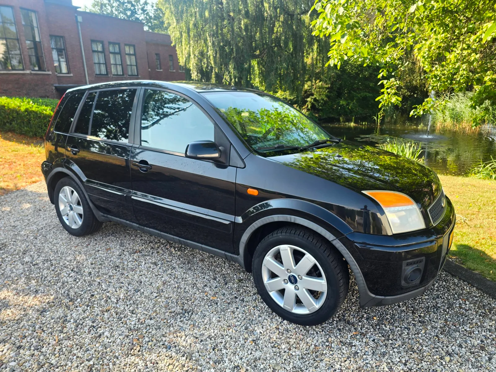 Ford Fusion (2006) — foto 1