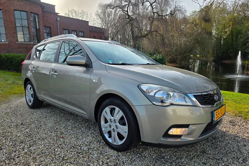 Kia Cee'd (2011)