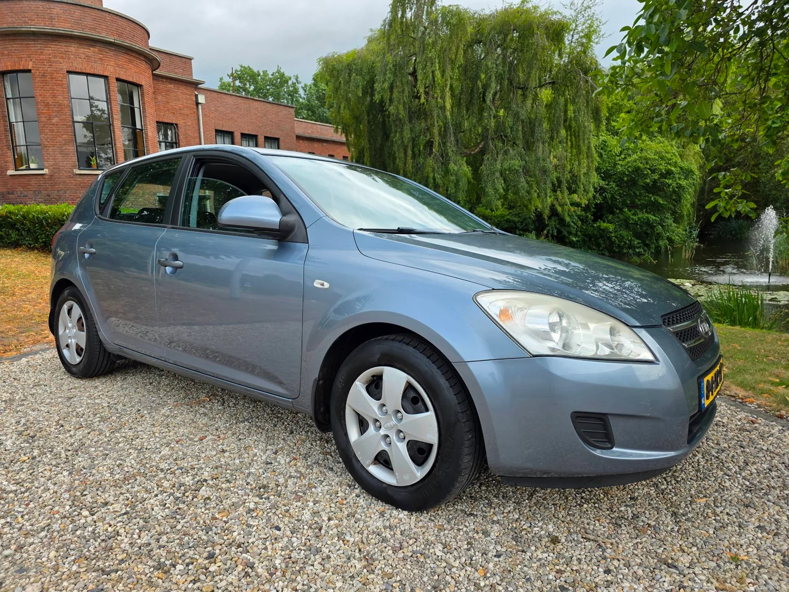 Kia Cee'd (2007) — foto 1