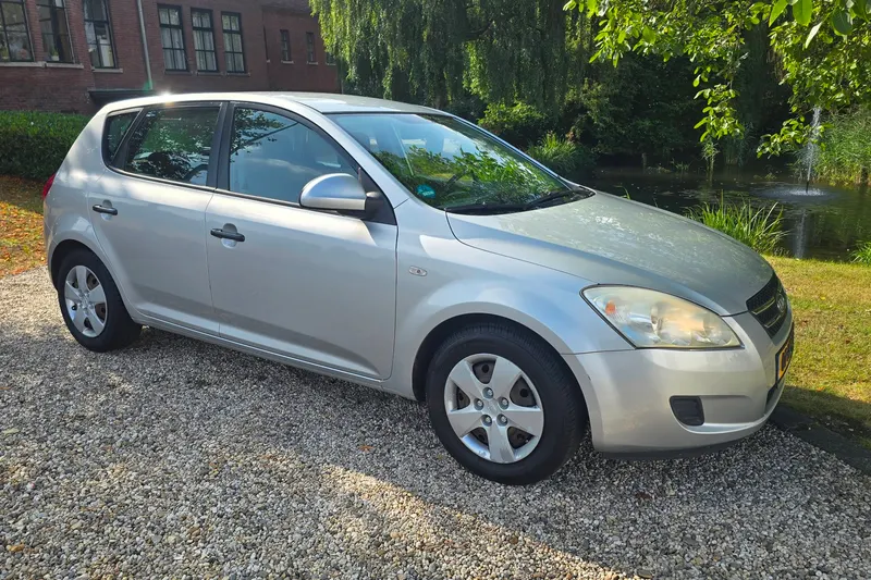 Kia Cee'd (2007)