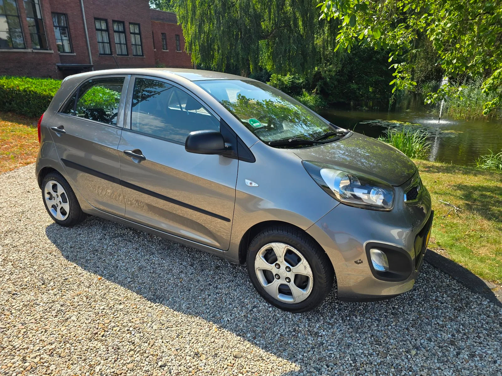 Kia Picanto (2011) — foto 1