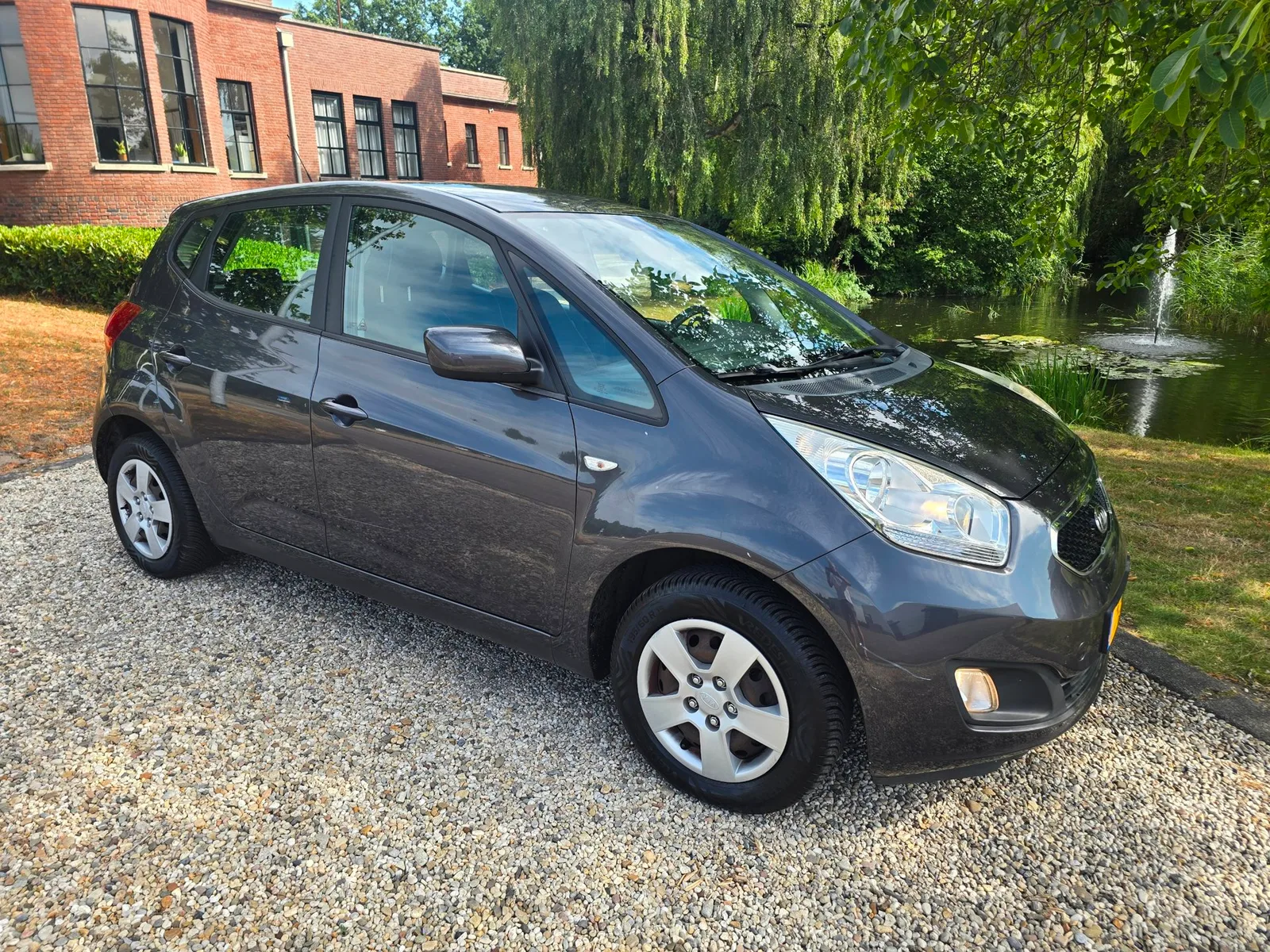 Kia Venga (2013) — foto 1