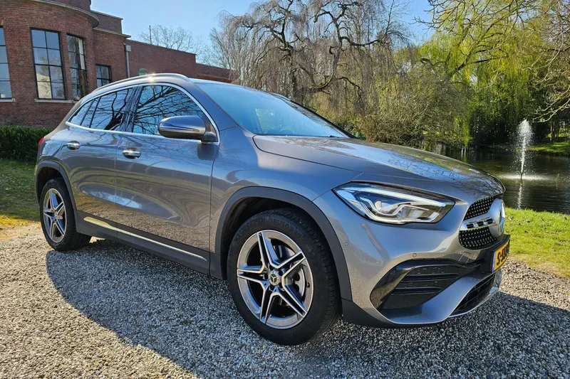 Mercedes-Benz GLA (2022)