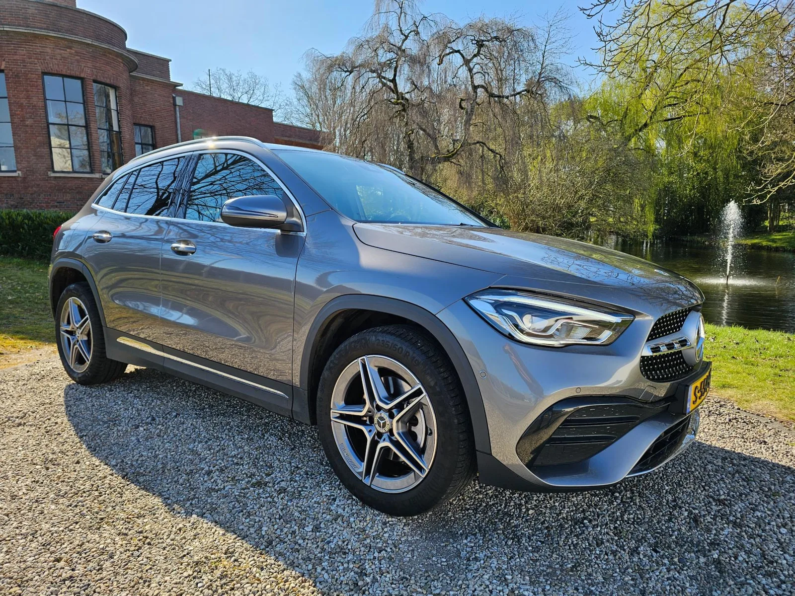 Mercedes-Benz GLA (2022) — foto 1