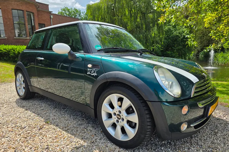 MINI Cooper (2005)