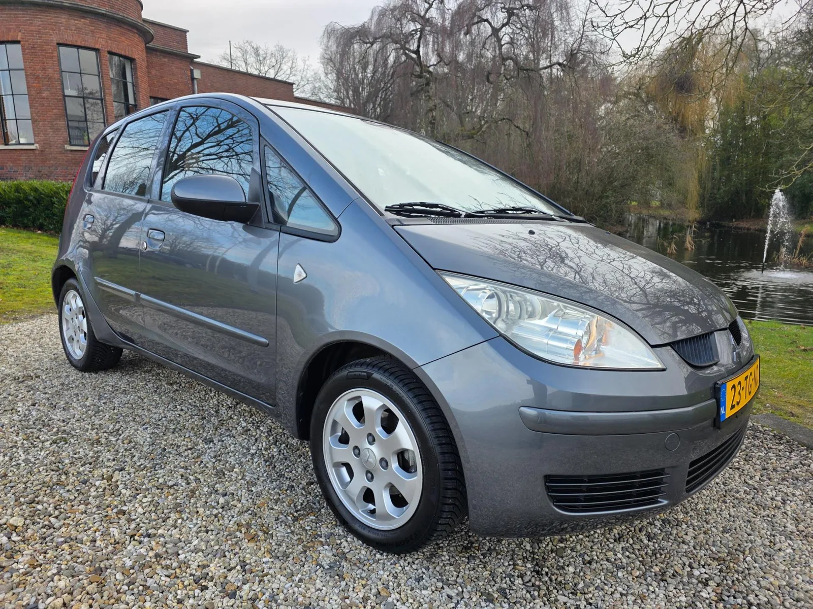 Mitsubishi Colt (2006) — foto 1