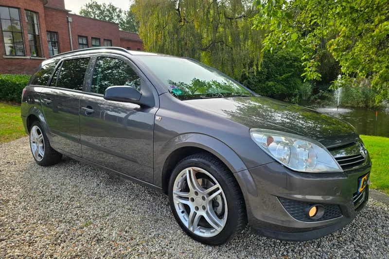 Opel Astra (2009)