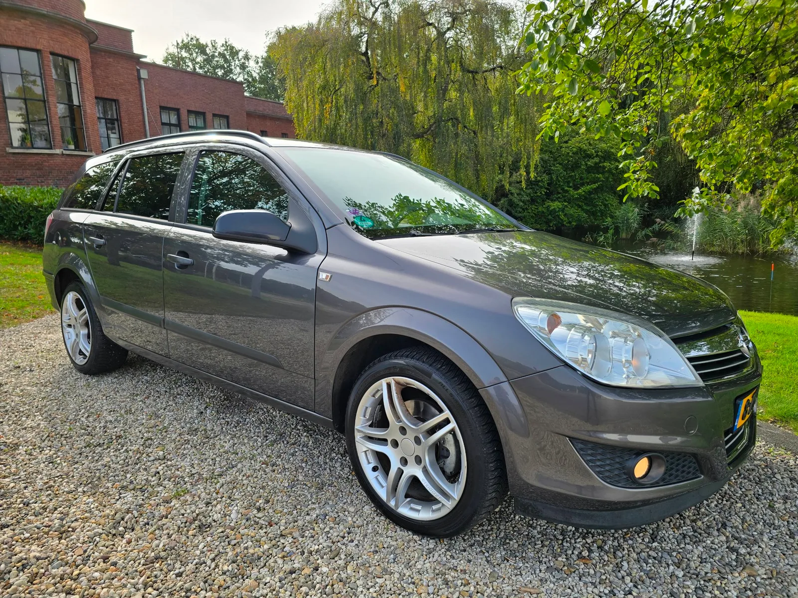 Opel Astra (2009) — foto 1