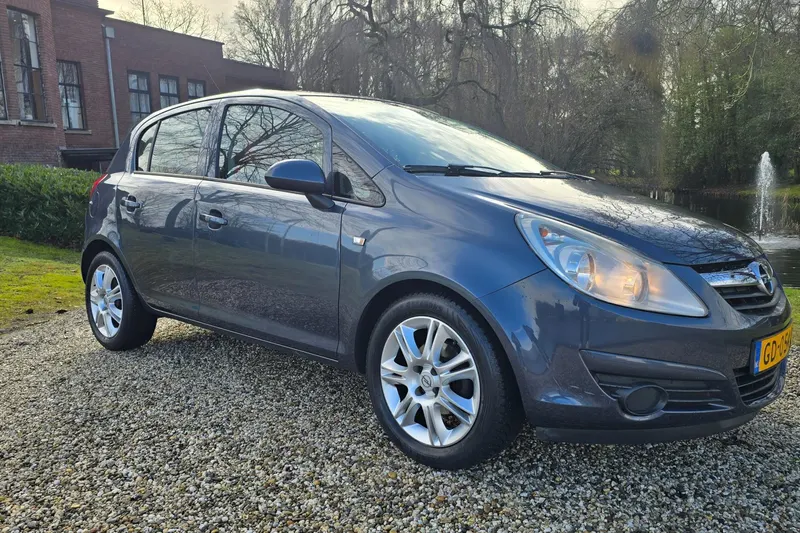 Opel Corsa (2008)