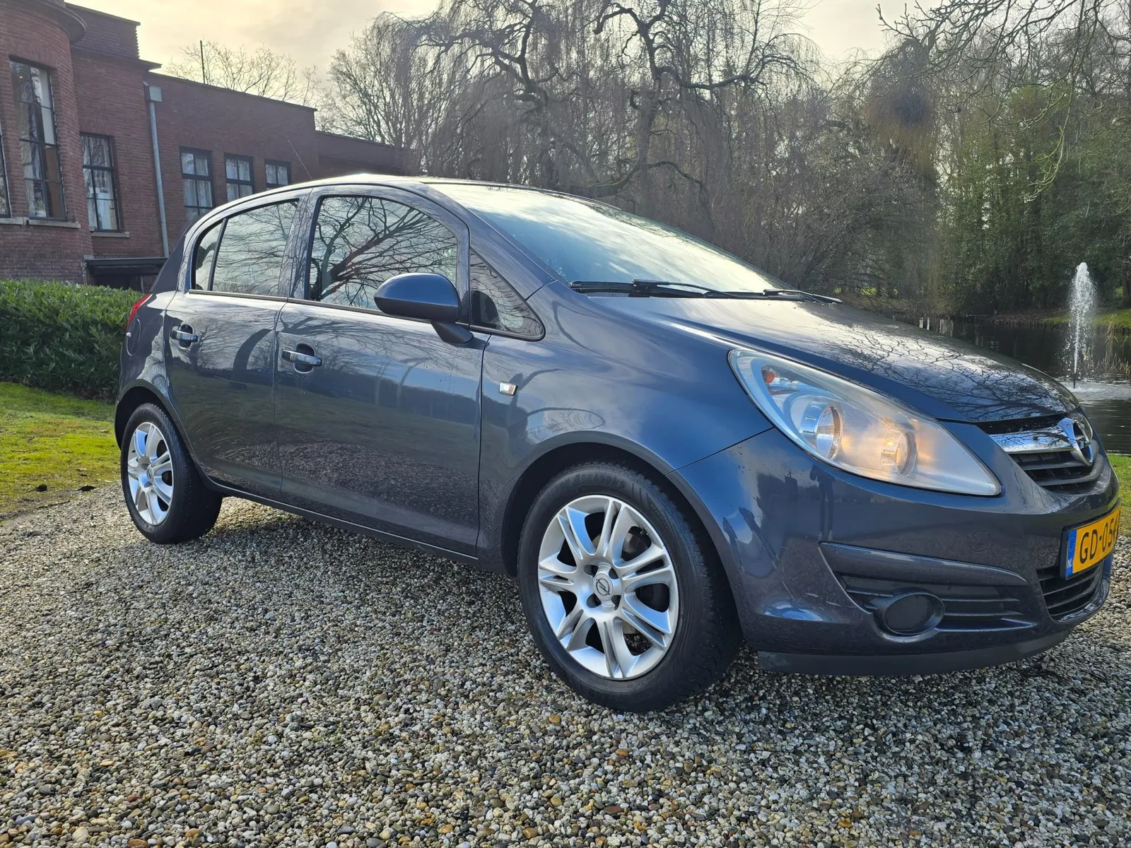 Opel Corsa (2008) — foto 1