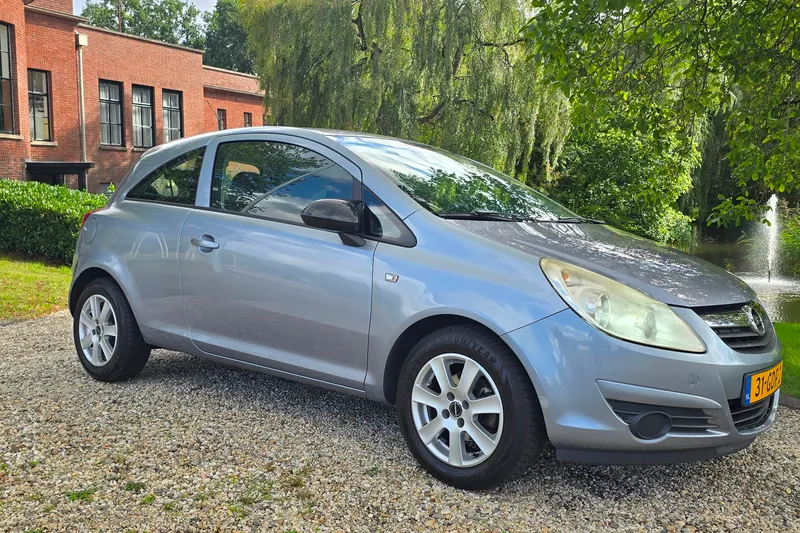 Opel Corsa (2008)